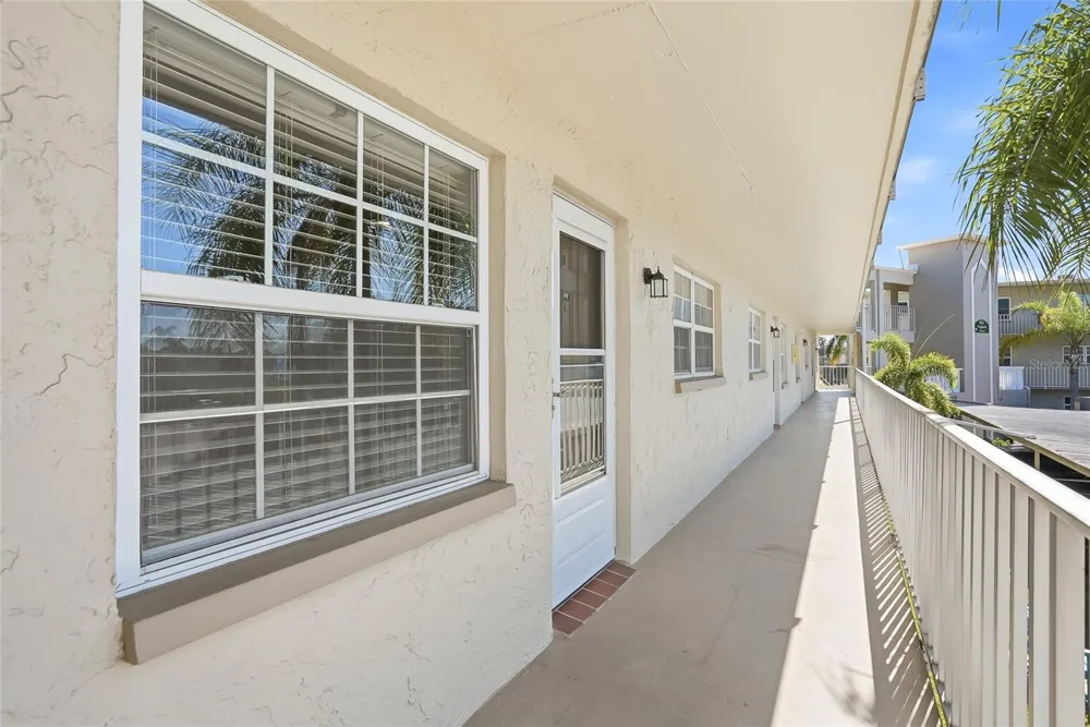 952 VIRGINIA STREET #202 Dunedin, FL 34698