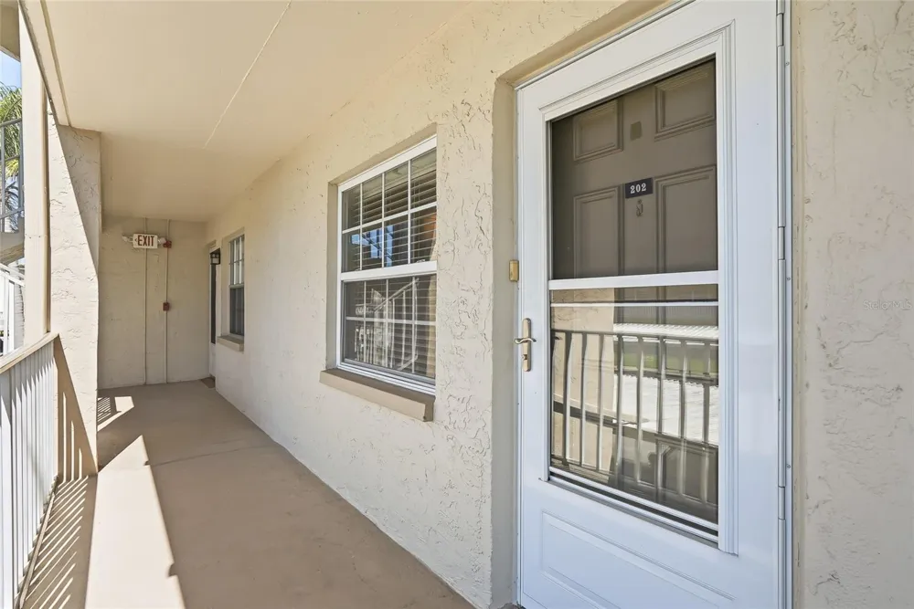 952 VIRGINIA STREET #202 Dunedin, FL 34698