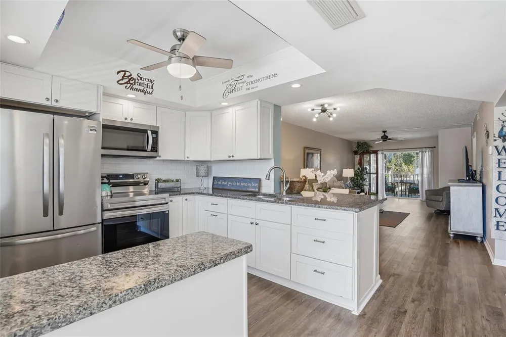 952 VIRGINIA STREET #202 Dunedin, FL 34698