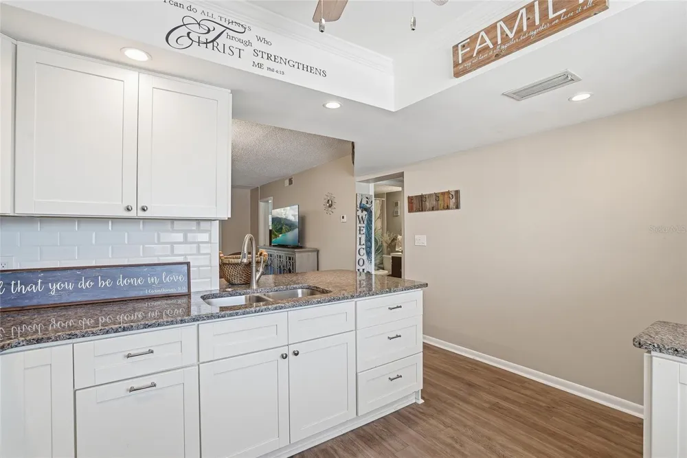 952 VIRGINIA STREET #202 Dunedin, FL 34698