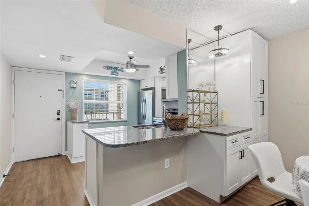 952 VIRGINIA STREET #202 Dunedin, FL 34698