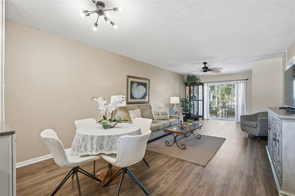 952 VIRGINIA STREET #202 Dunedin, FL 34698