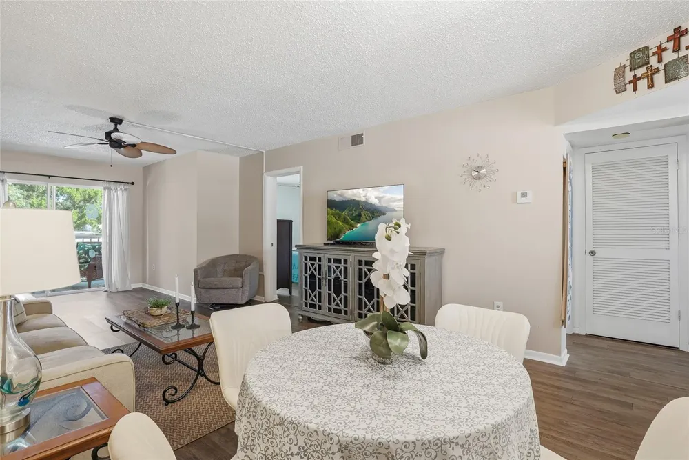 952 VIRGINIA STREET #202 Dunedin, FL 34698