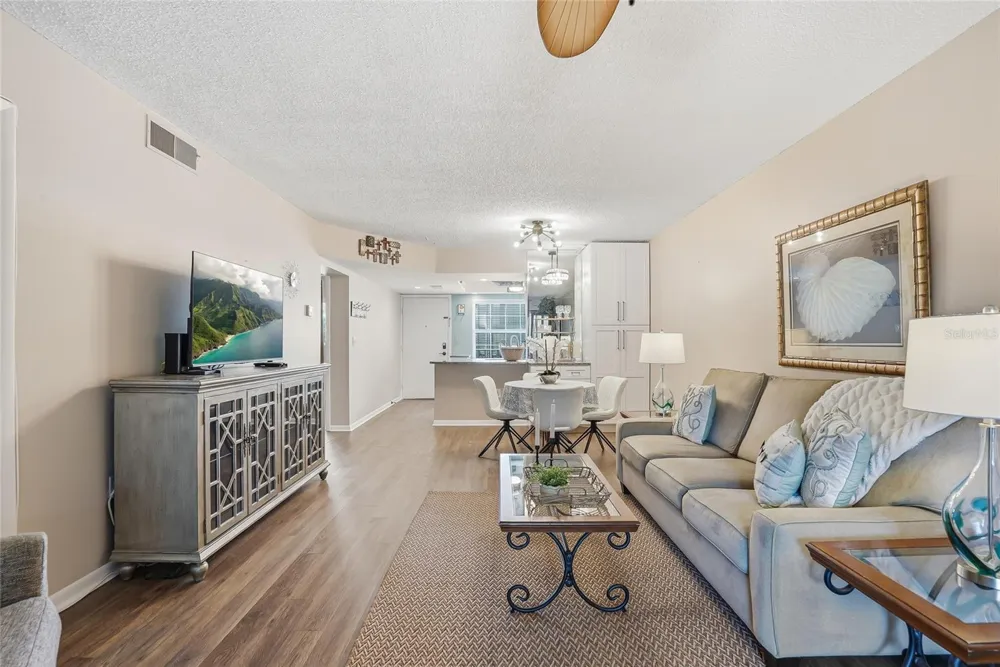 952 VIRGINIA STREET #202 Dunedin, FL 34698