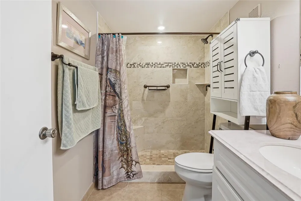 952 VIRGINIA STREET #202 Dunedin, FL 34698