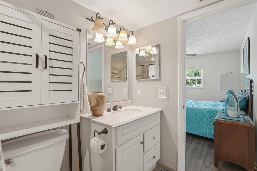 952 VIRGINIA STREET #202 Dunedin, FL 34698