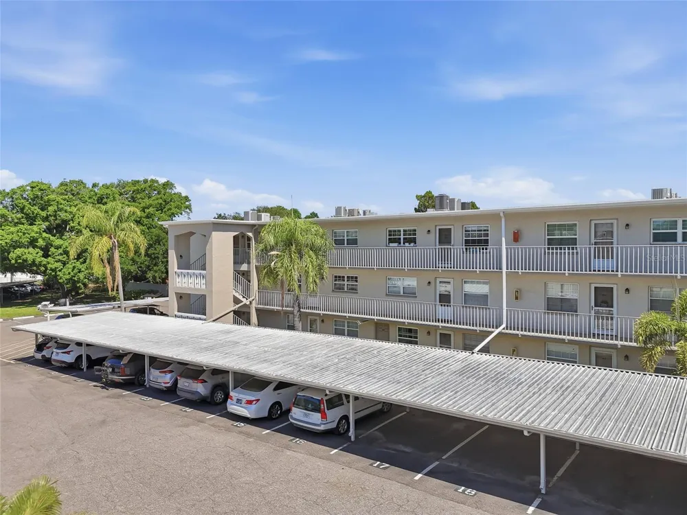 952 VIRGINIA STREET #202 Dunedin, FL 34698
