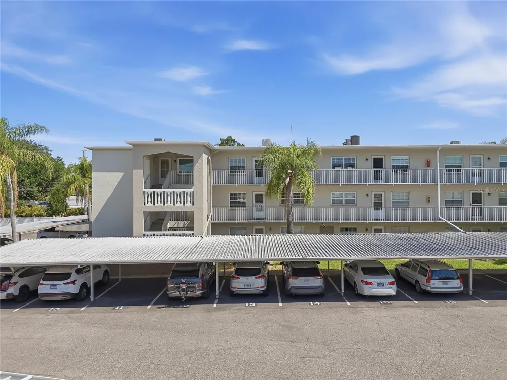 952 VIRGINIA STREET #202 Dunedin, FL 34698
