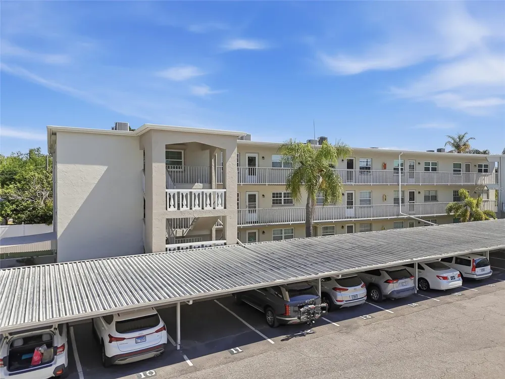 952 VIRGINIA STREET #202 Dunedin, FL 34698
