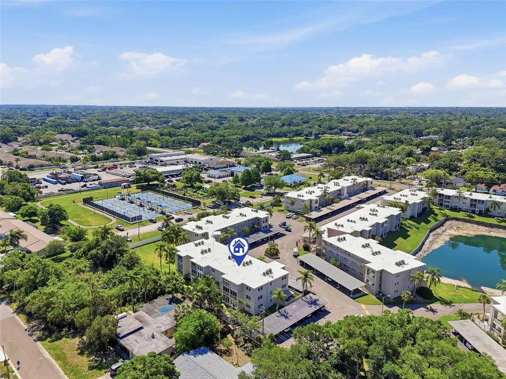 952 VIRGINIA STREET #202 Dunedin, FL 34698