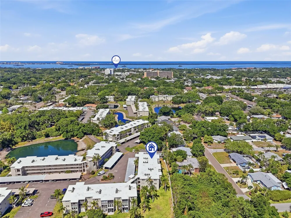 952 VIRGINIA STREET #202 Dunedin, FL 34698
