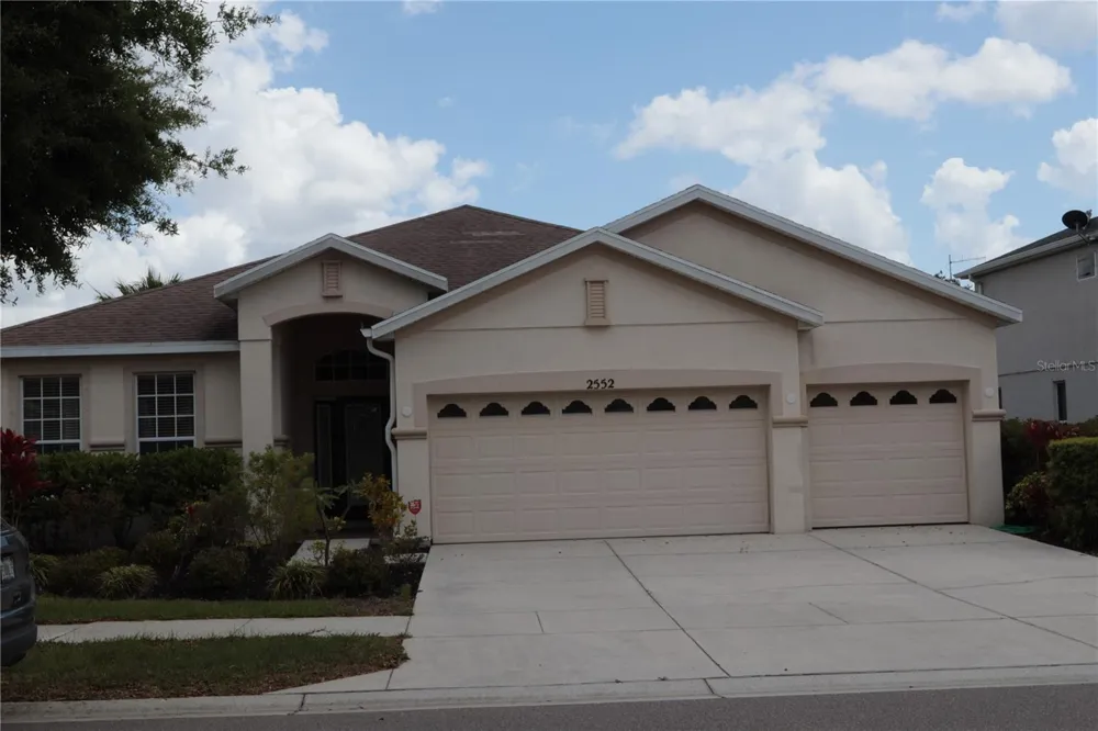2552 HOBBLEBRUSH DRIVE North Port, FL 34289