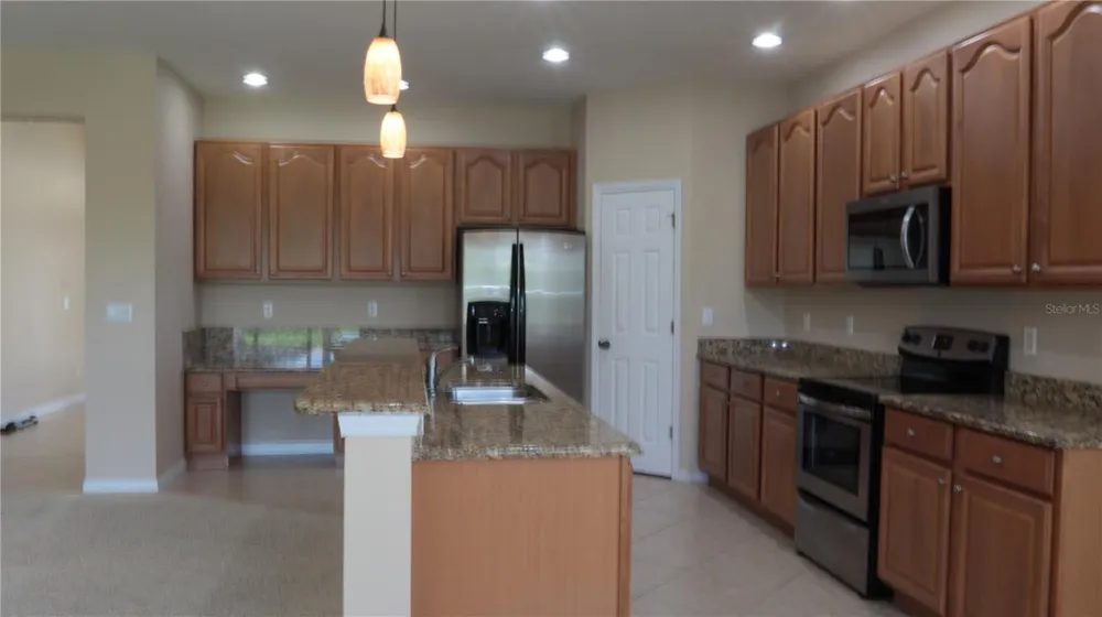2552 HOBBLEBRUSH DRIVE North Port, FL 34289