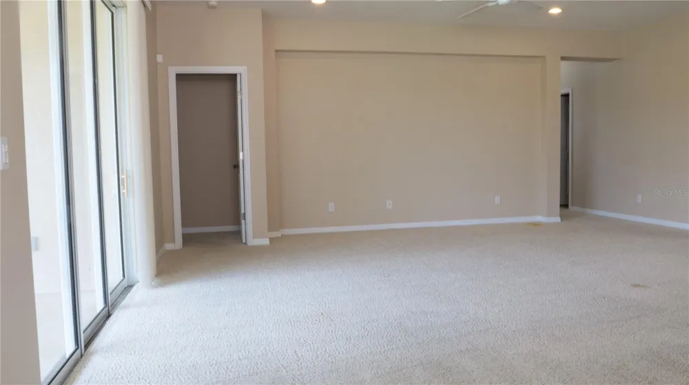2552 HOBBLEBRUSH DRIVE North Port, FL 34289