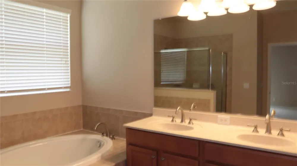 2552 HOBBLEBRUSH DRIVE North Port, FL 34289