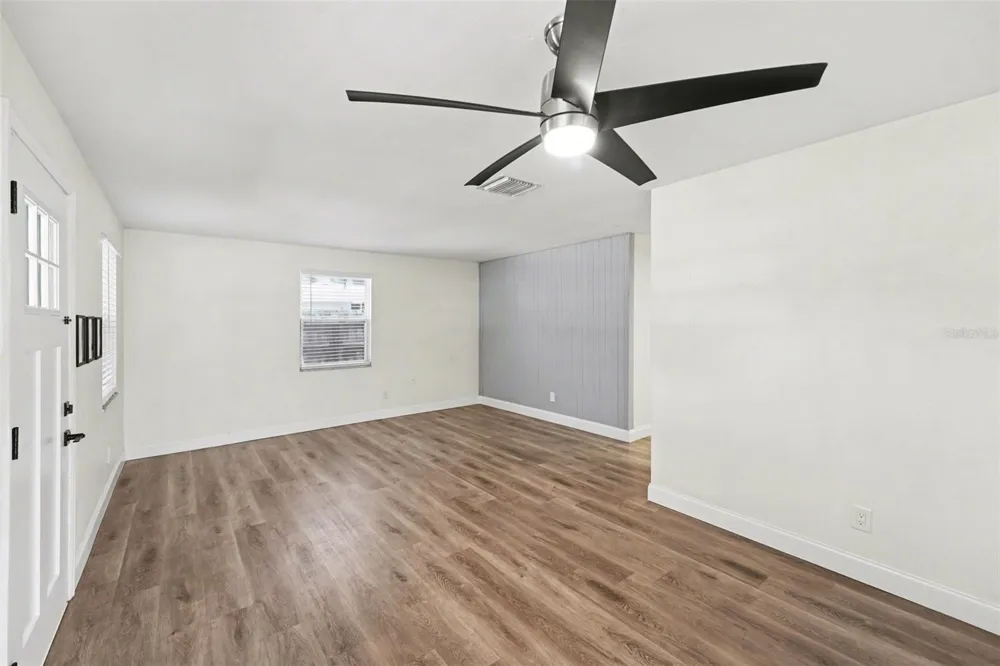9346 89TH AVE Seminole, FL 33777