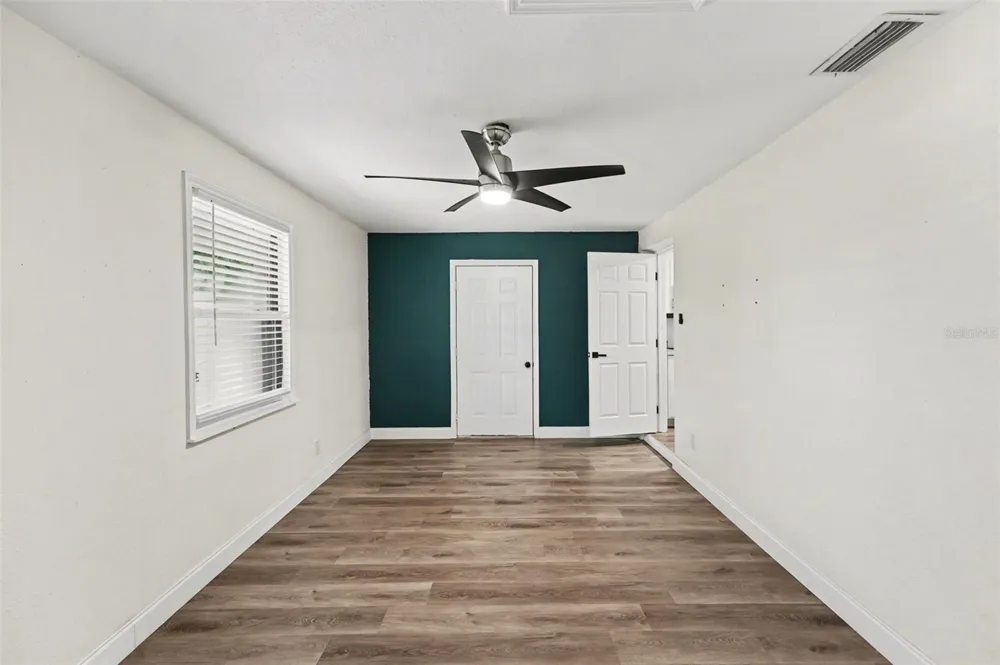 9346 89TH AVE Seminole, FL 33777