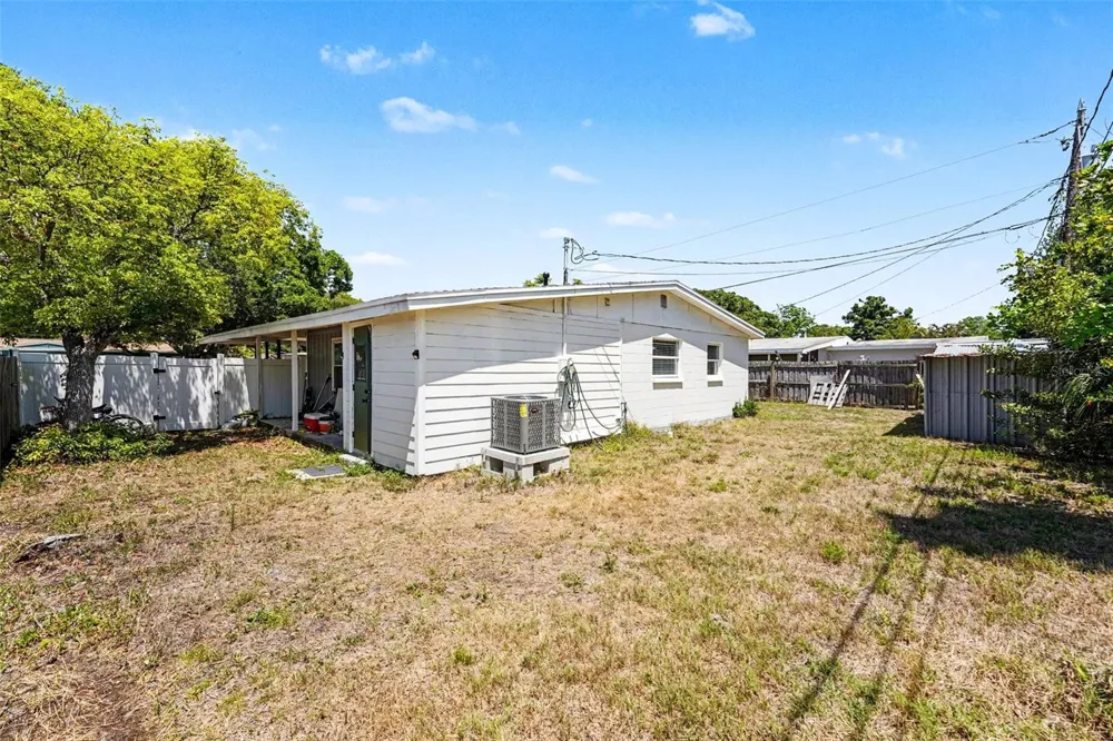 9346 89TH AVE Seminole, FL 33777