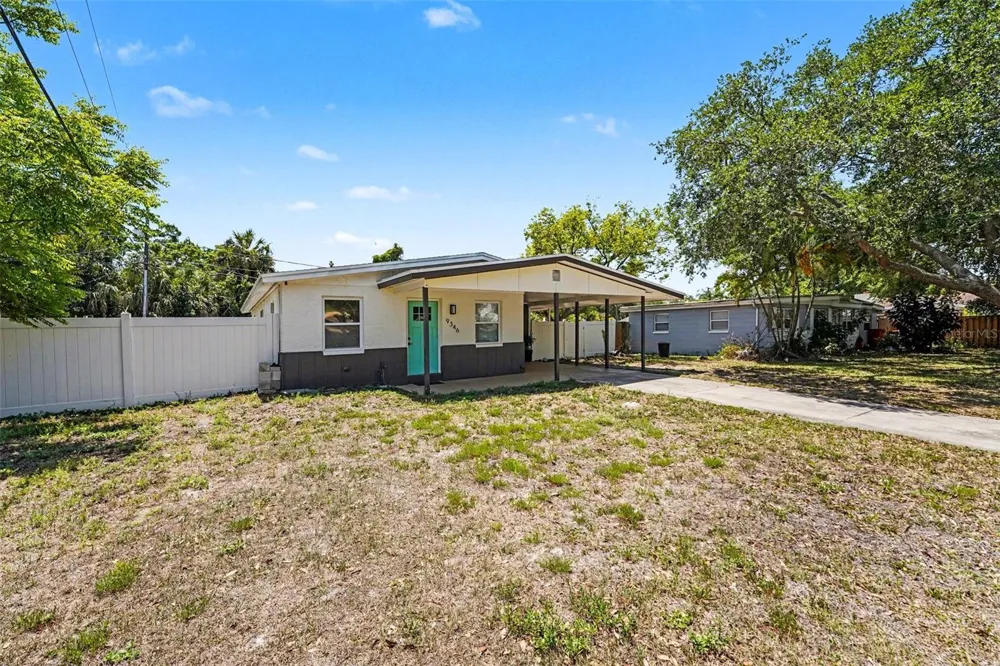 9346 89TH AVE Seminole, FL 33777