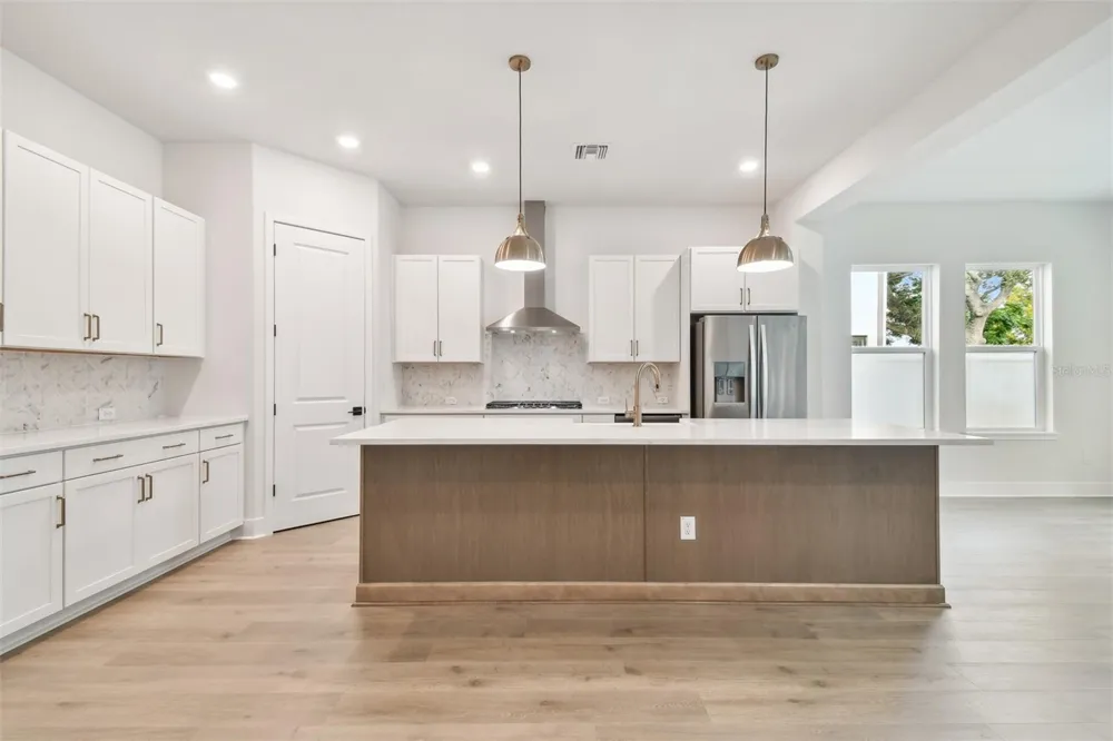 812 W ORIENT STREET Tampa, FL 33603