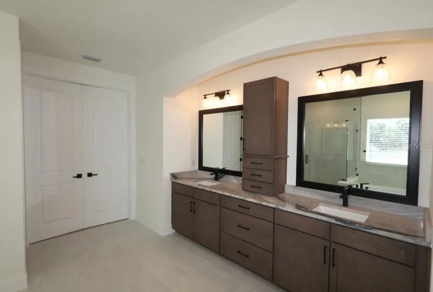 812 W ORIENT STREET Tampa, FL 33603