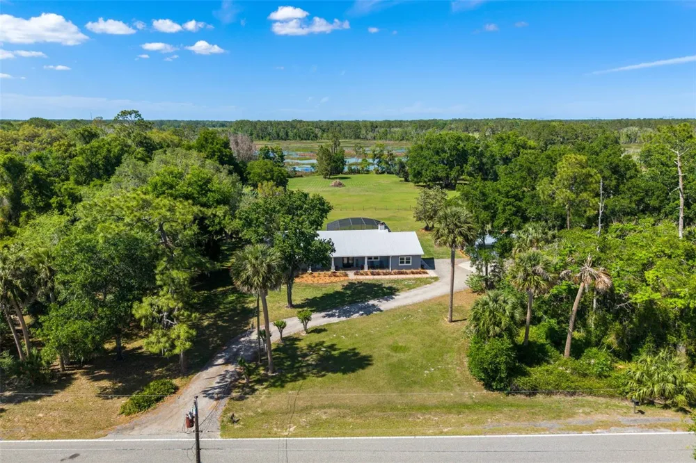 650 OLD MIMS ROAD Geneva, FL 32732