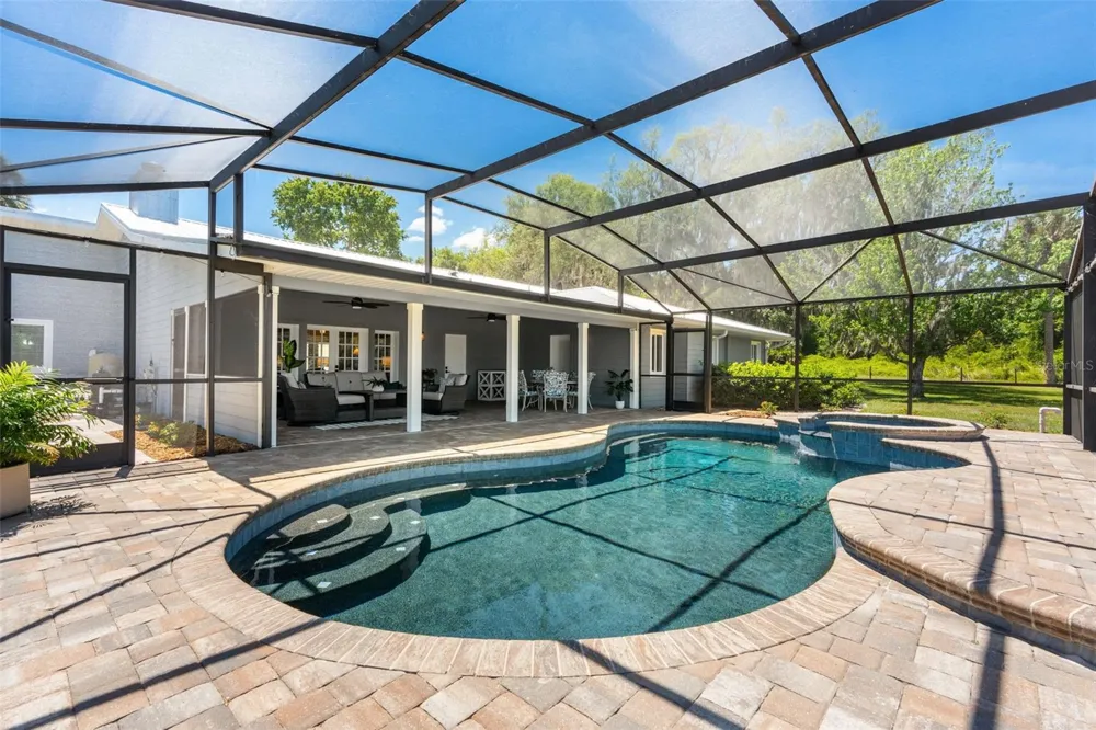 650 OLD MIMS ROAD Geneva, FL 32732