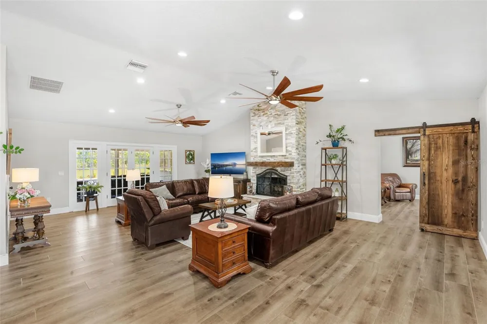 650 OLD MIMS ROAD Geneva, FL 32732