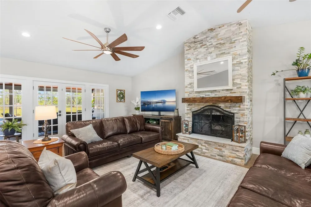 650 OLD MIMS ROAD Geneva, FL 32732