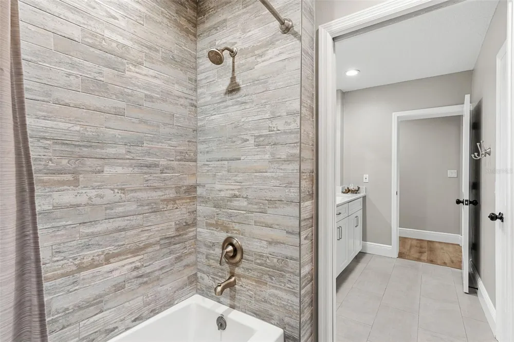 650 OLD MIMS ROAD Geneva, FL 32732