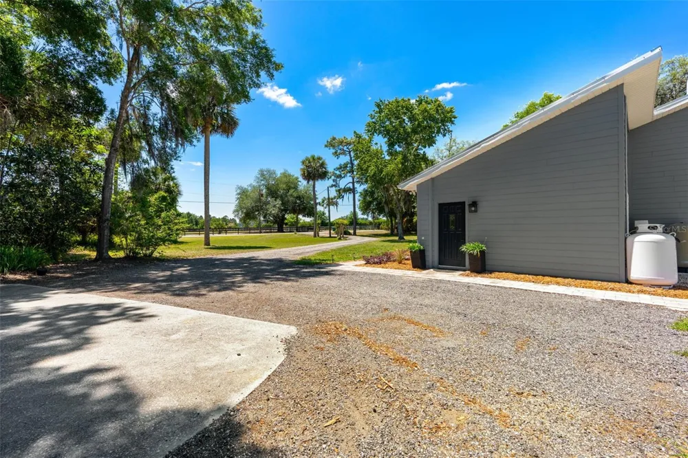 650 OLD MIMS ROAD Geneva, FL 32732