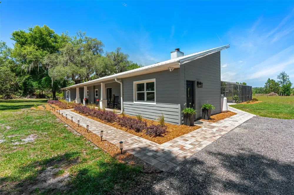 650 OLD MIMS ROAD Geneva, FL 32732