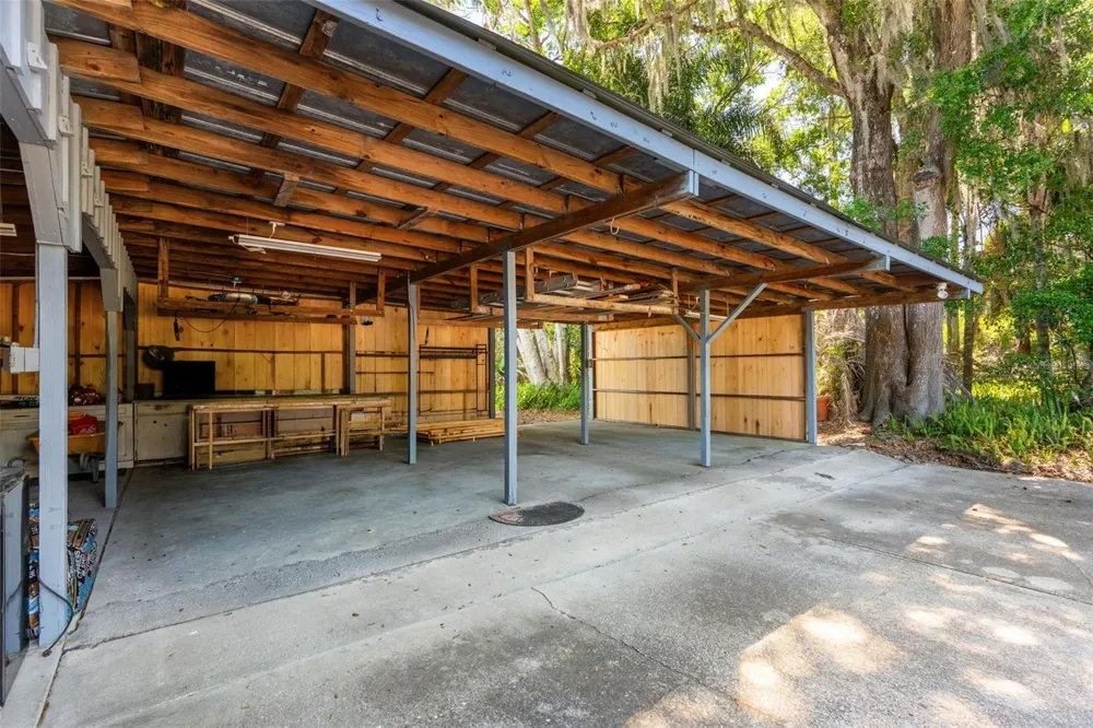 650 OLD MIMS ROAD Geneva, FL 32732