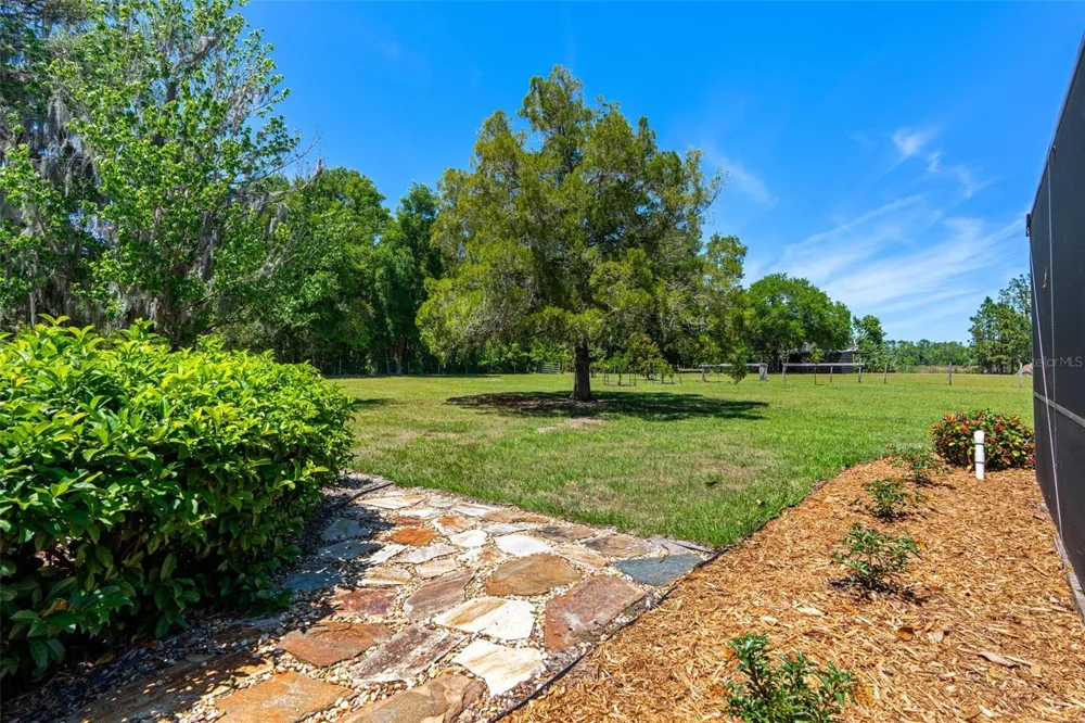 650 OLD MIMS ROAD Geneva, FL 32732