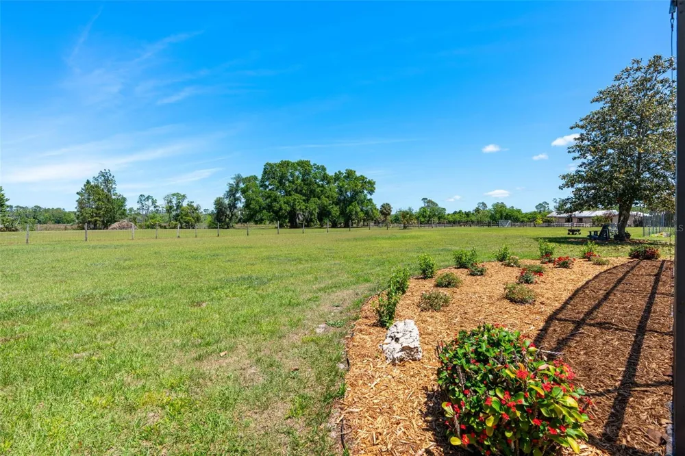 650 OLD MIMS ROAD Geneva, FL 32732