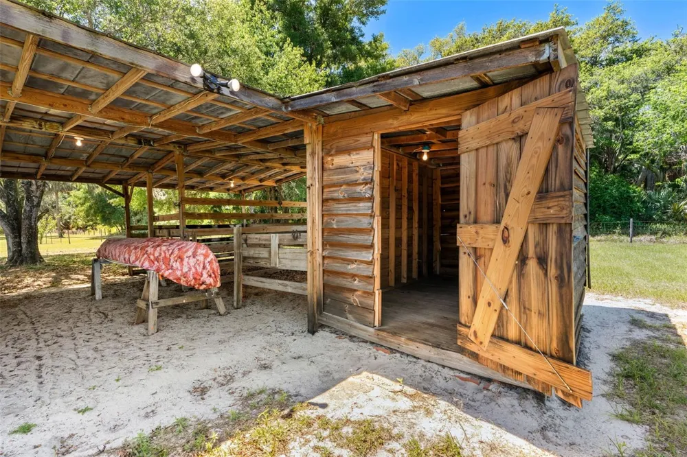 650 OLD MIMS ROAD Geneva, FL 32732
