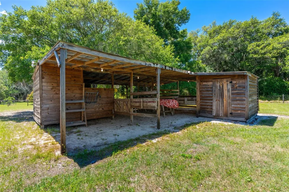 650 OLD MIMS ROAD Geneva, FL 32732