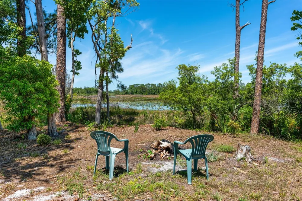 650 OLD MIMS ROAD Geneva, FL 32732