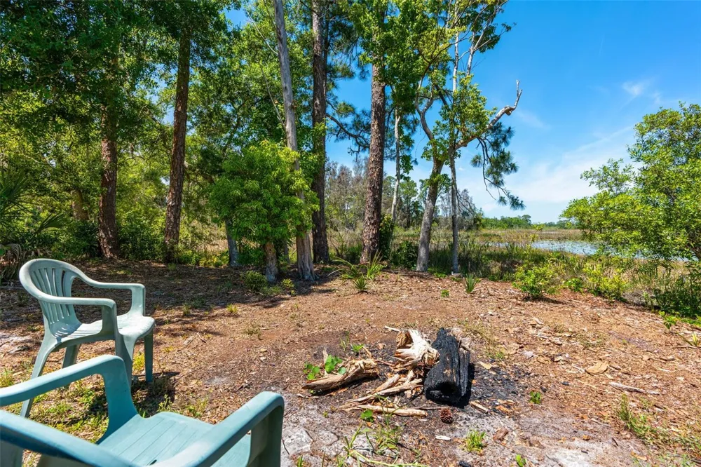 650 OLD MIMS ROAD Geneva, FL 32732