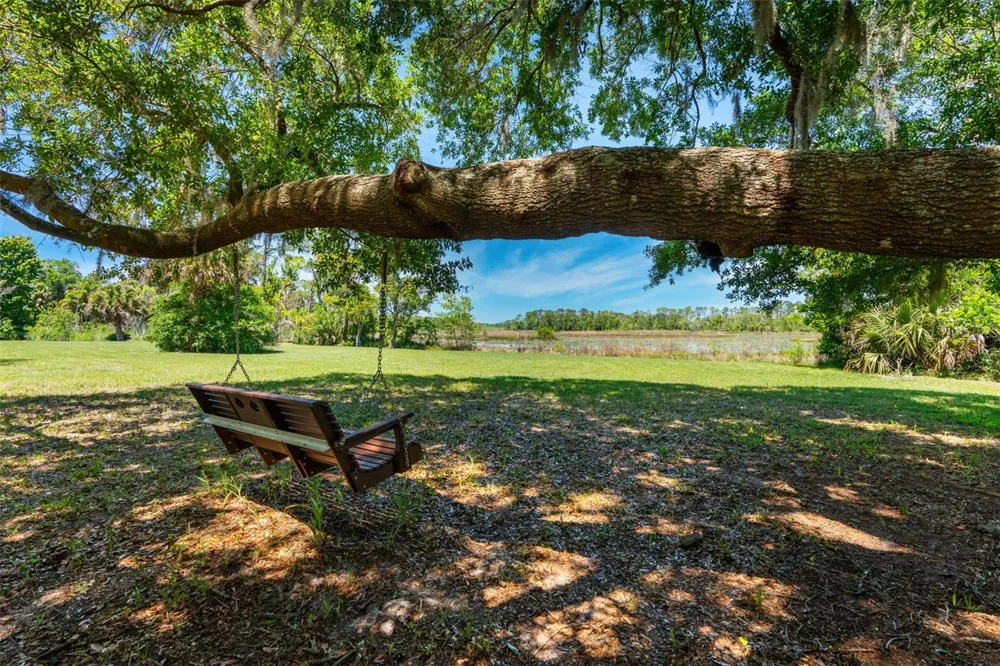 650 OLD MIMS ROAD Geneva, FL 32732