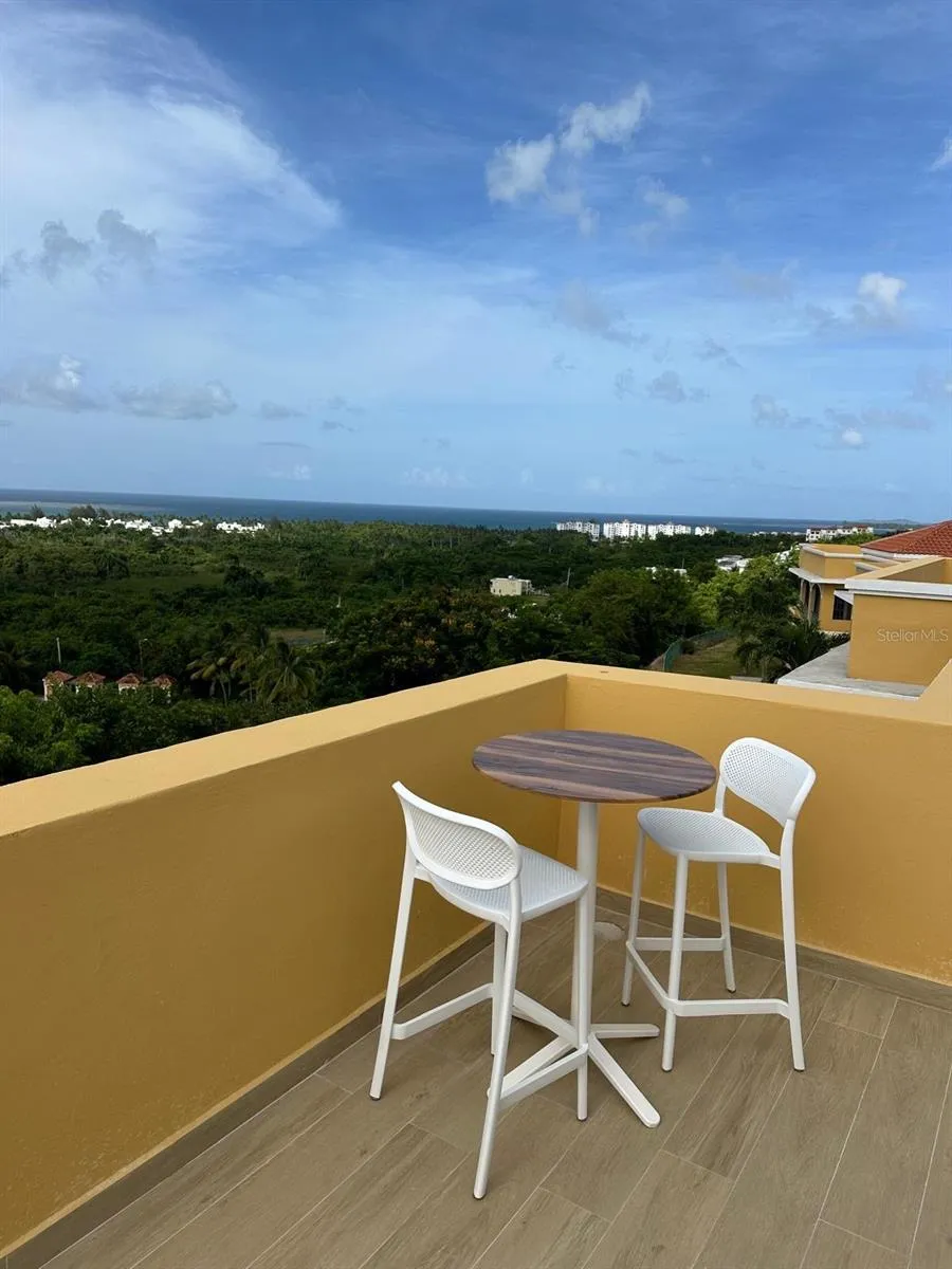 10 H #201 Rio Grande, PR 00745