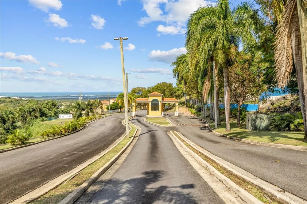 10 I #202 Rio Grande, PR 00745