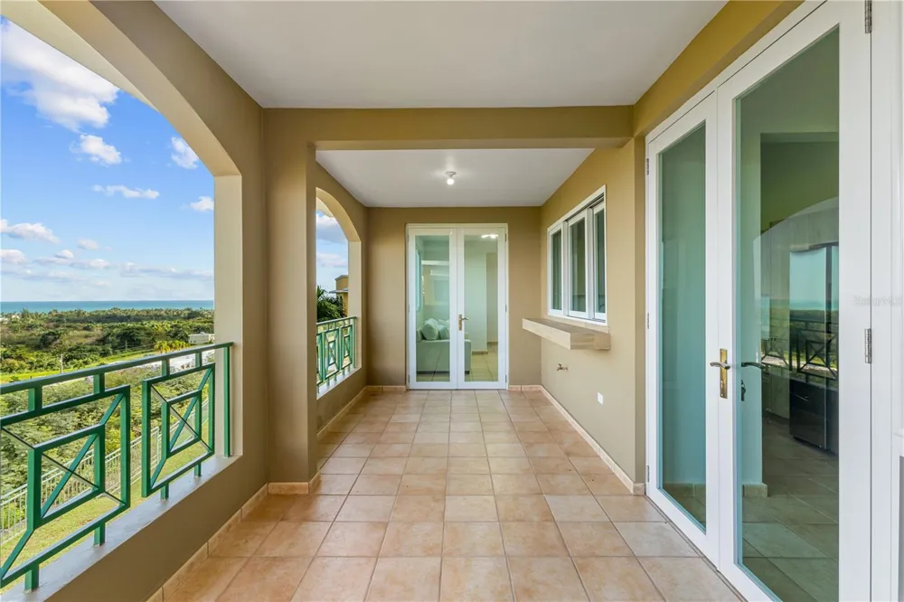 10 I #202 Rio Grande, PR 00745
