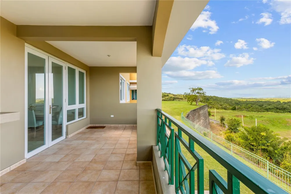 10 I #202 Rio Grande, PR 00745