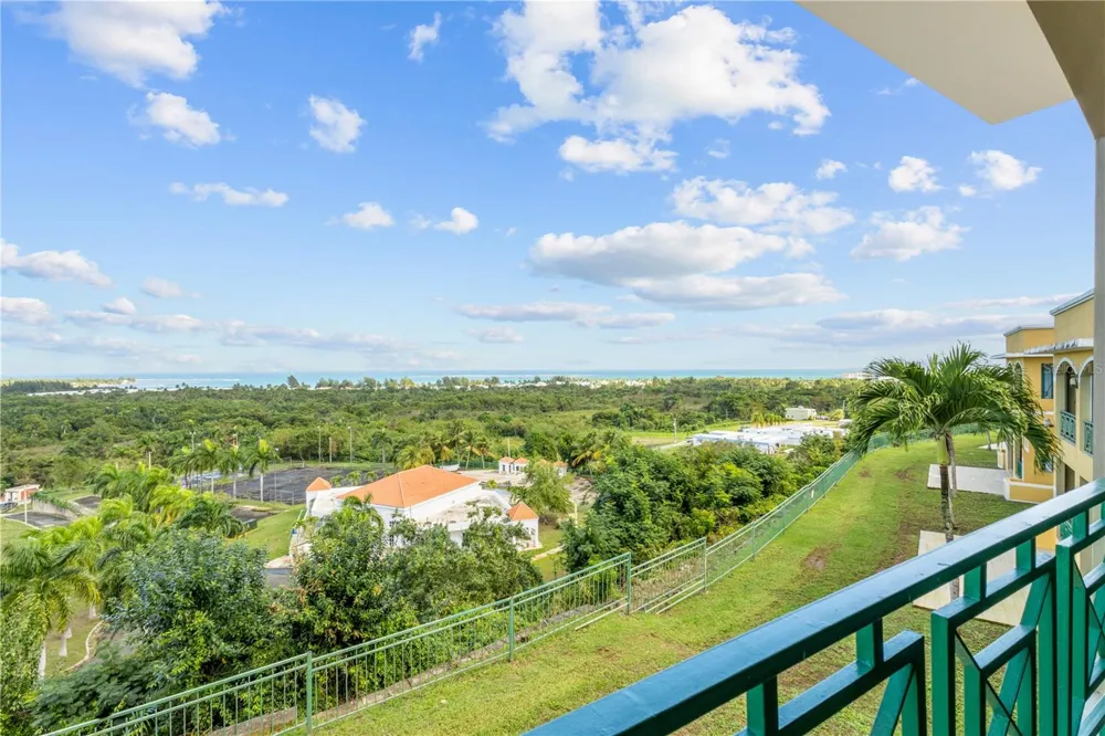 10 I #202 Rio Grande, PR 00745