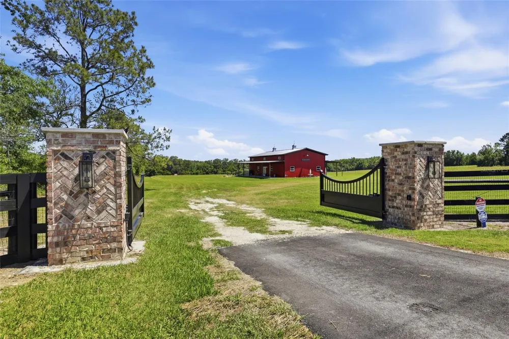 18605 NW COUNTY ROAD 235A Alachua, FL 32615