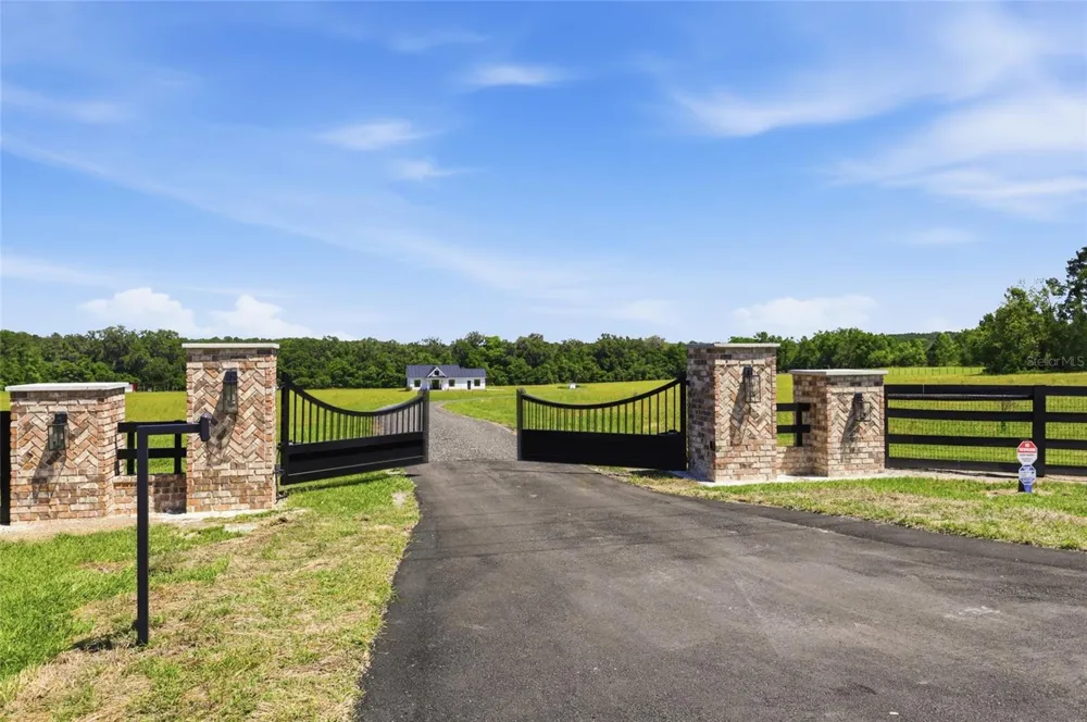 18605 NW COUNTY ROAD 235A Alachua, FL 32615