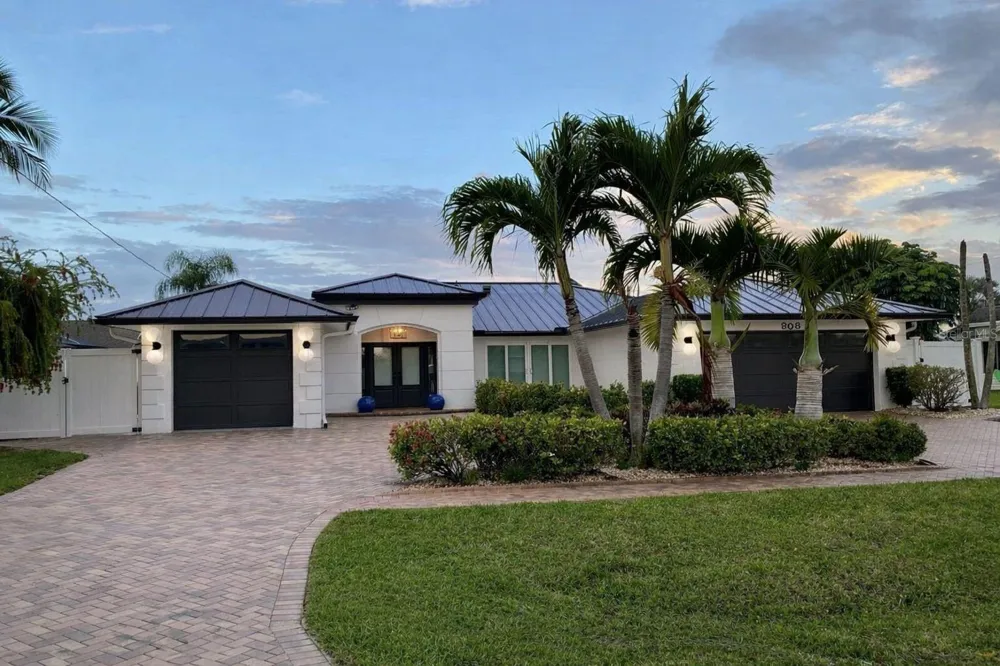 808 SW 52ND STREET Cape Coral, FL 33914