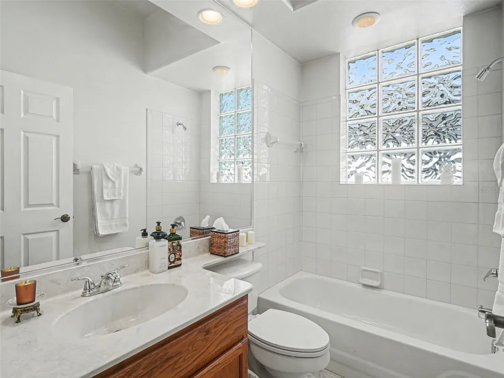 7219 COACHLIGHT STREET Sarasota, FL 34243