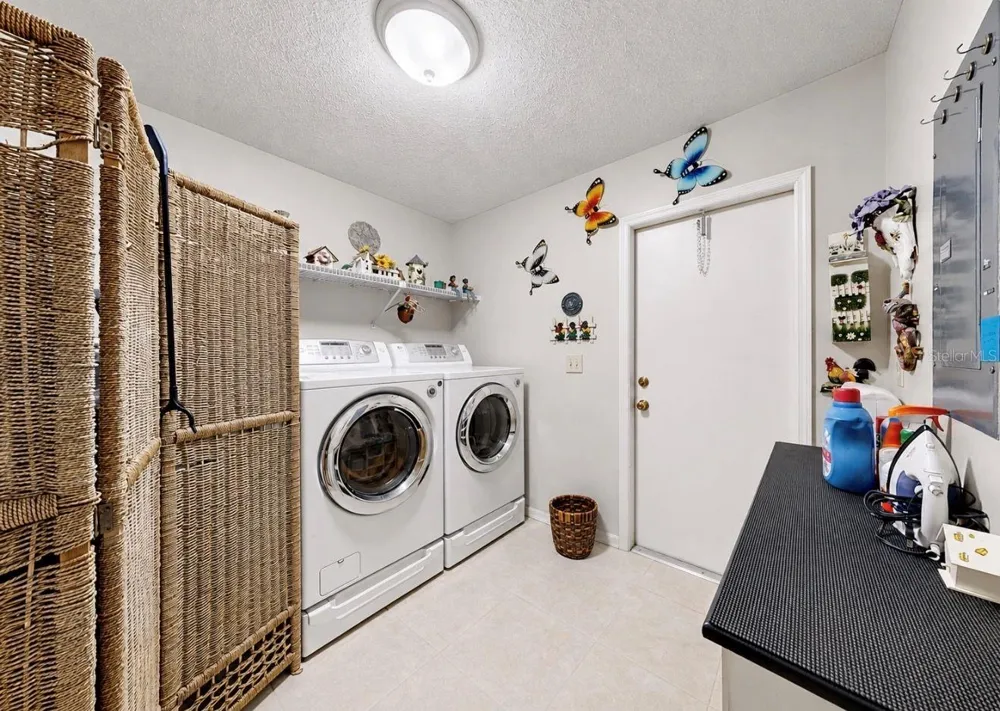319 LINGER LANE Sun City Center, FL 33573